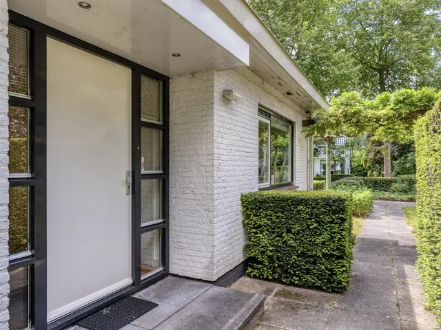 Laan van Zeeman 22, HEILOO