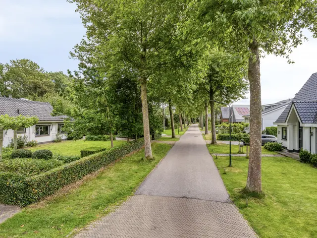 Laan van Zeeman 22, HEILOO