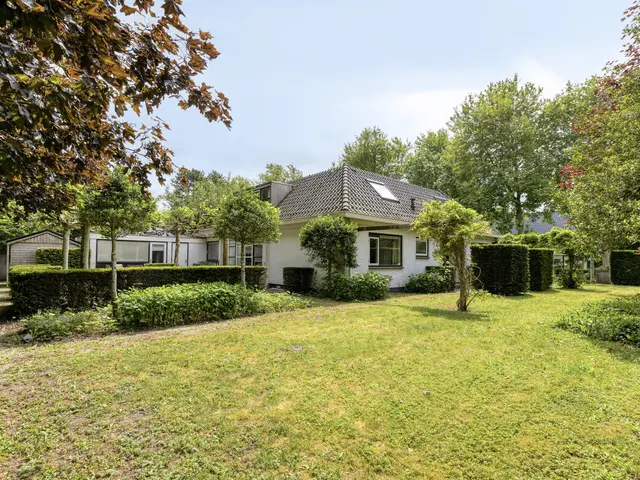 Laan van Zeeman 22, HEILOO