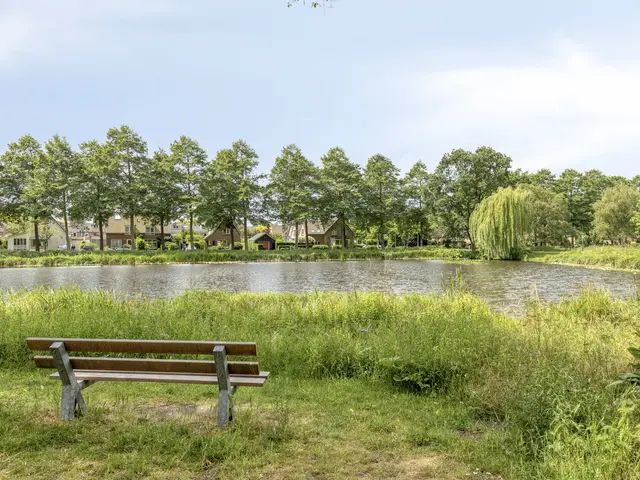 Laan van Zeeman 22, HEILOO