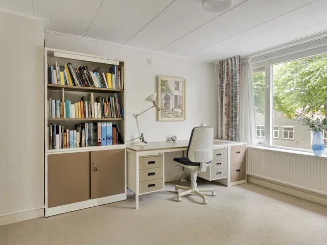 Tweeboomlaan 105, HOORN