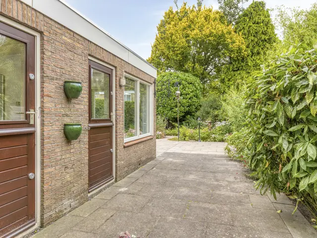 Tweeboomlaan 105, HOORN