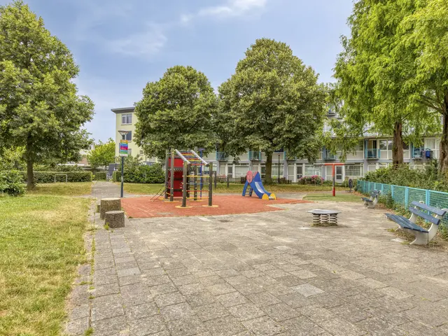 Tweeboomlaan 105, HOORN