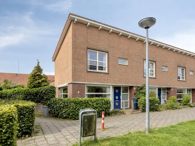 Dokter Brugmanstraat 118, UITGEEST