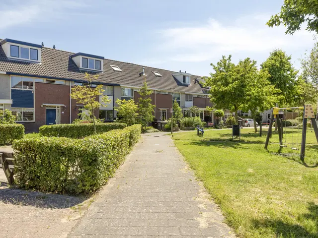 De Waterdief 77, UITGEEST