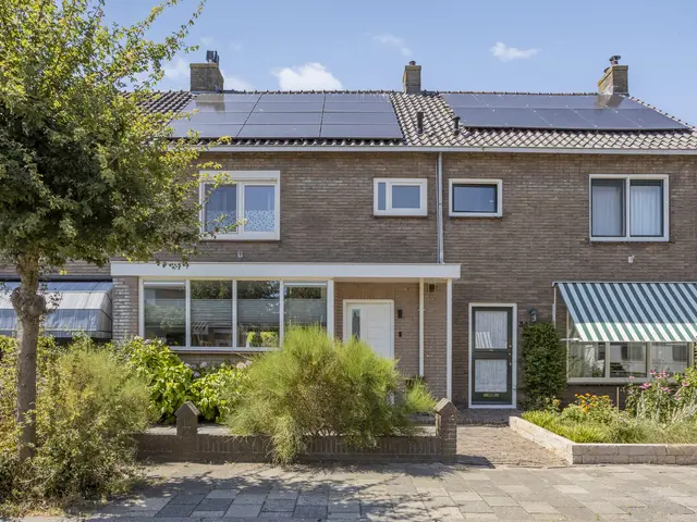 Wethouder Twaalfhovenstraat 36, UITGEEST