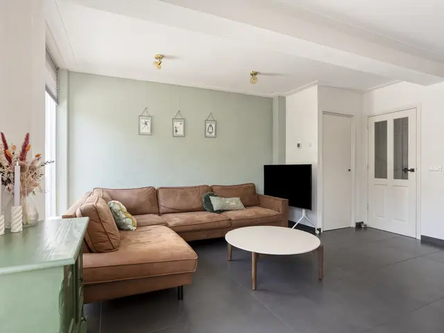 Wethouder Twaalfhovenstraat 36, UITGEEST