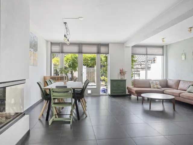 Wethouder Twaalfhovenstraat 36, UITGEEST