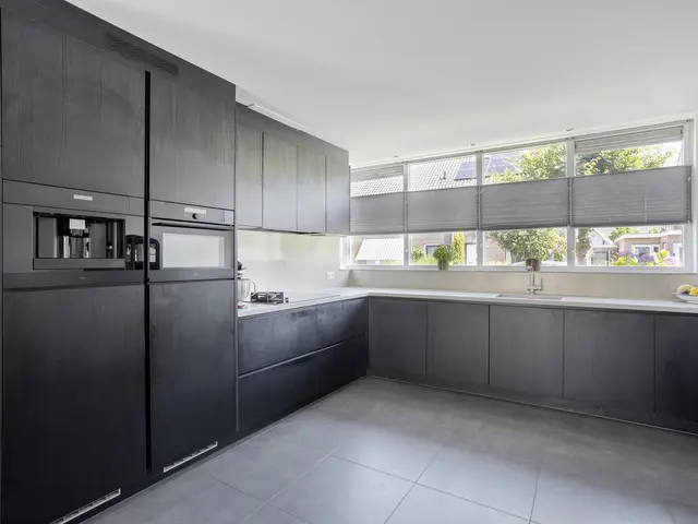 Wethouder Twaalfhovenstraat 36, UITGEEST