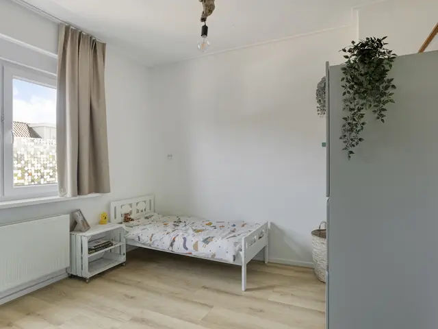 Wethouder Twaalfhovenstraat 36, UITGEEST