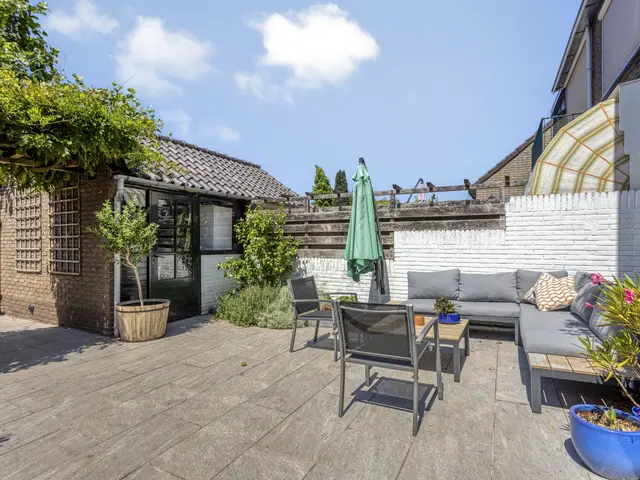 Wethouder Twaalfhovenstraat 36, UITGEEST