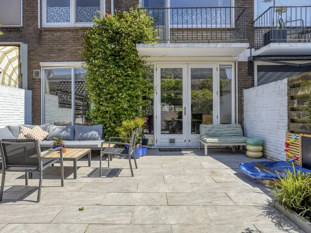 Wethouder Twaalfhovenstraat 36, UITGEEST