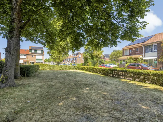 Wethouder Twaalfhovenstraat 36, UITGEEST