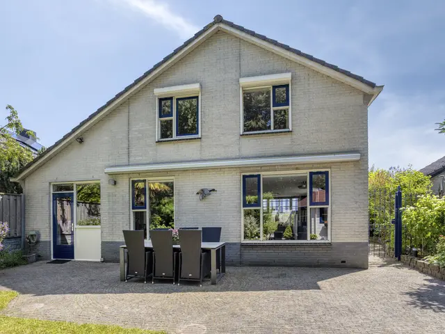 Reaal 159, HOORN