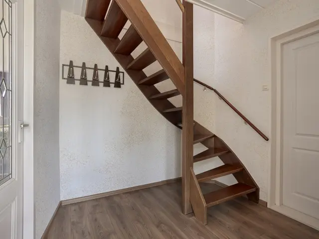 Reaal 159, HOORN