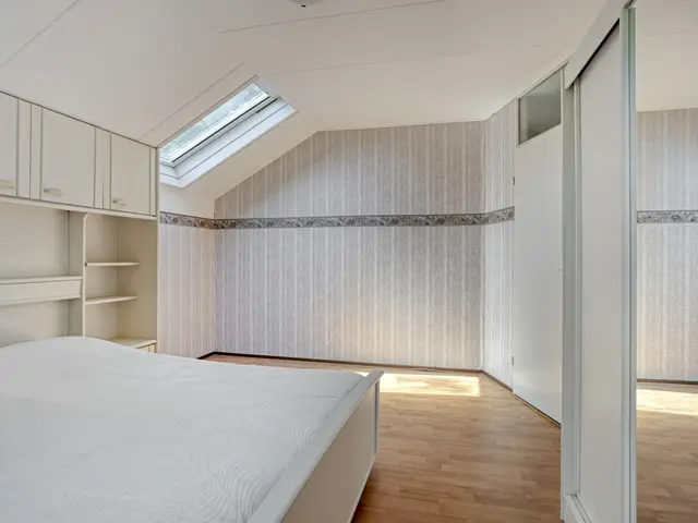 Reaal 159, HOORN