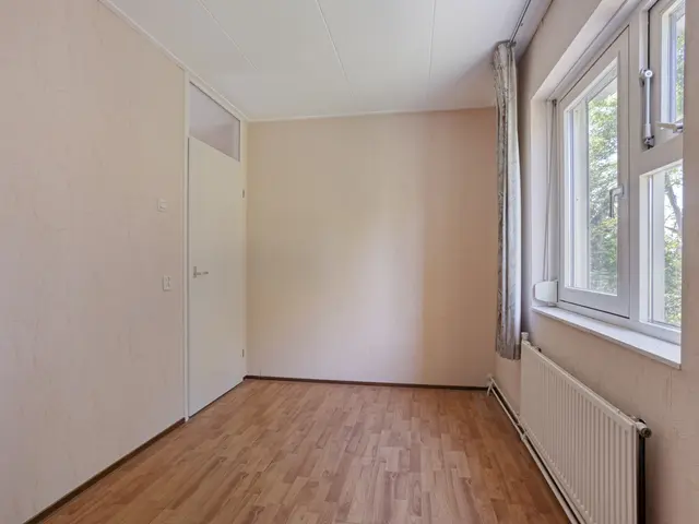 Reaal 159, HOORN
