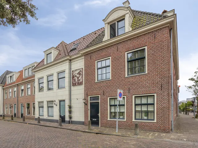 Middelweg 1b, UITGEEST