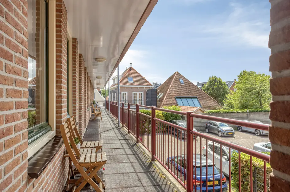 Middelweg 1b