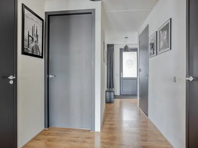 Middelweg 1b, UITGEEST