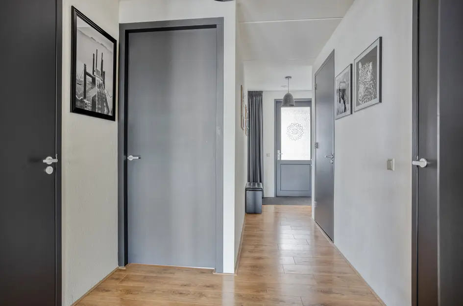 Middelweg 1b