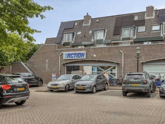 Middelweg 1b, UITGEEST