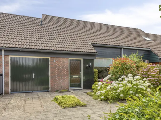 Koningin Wilhelminastraat 32, HEEMSKERK