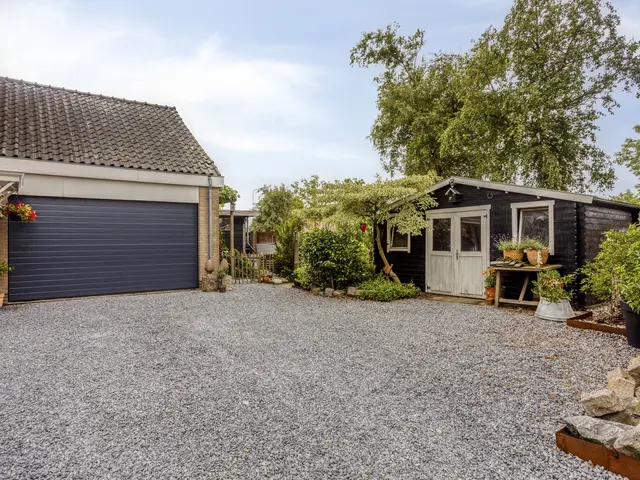 Kievitsvenstraat 15, UITGEEST