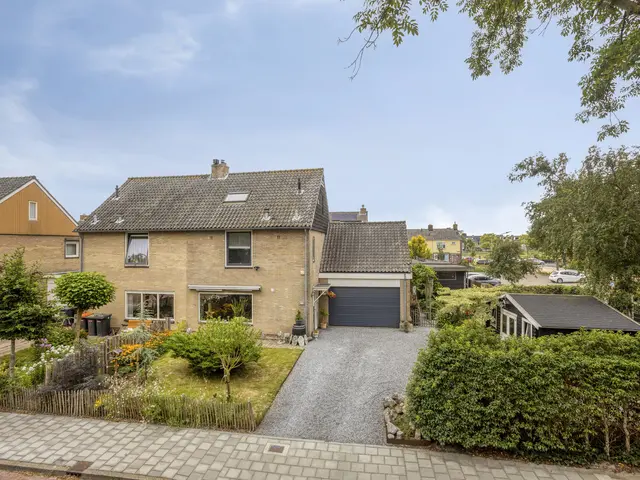 Kievitsvenstraat 15, UITGEEST