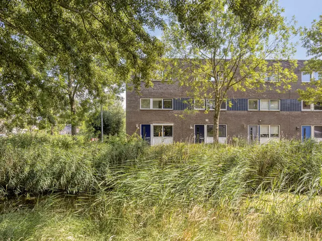 De Spin 32, UITGEEST