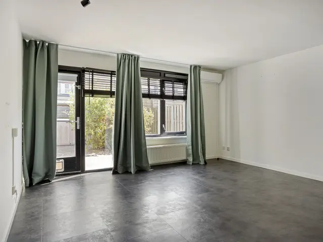 De Spin 32, UITGEEST
