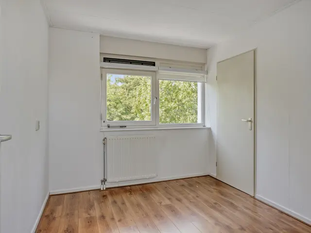 De Spin 32, UITGEEST