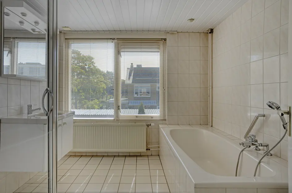 J.J. van Nesstraat 1