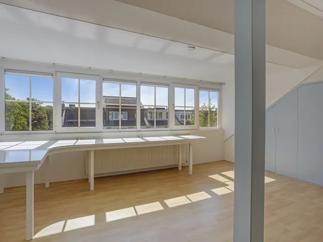 J.J. van Nesstraat 1, CASTRICUM