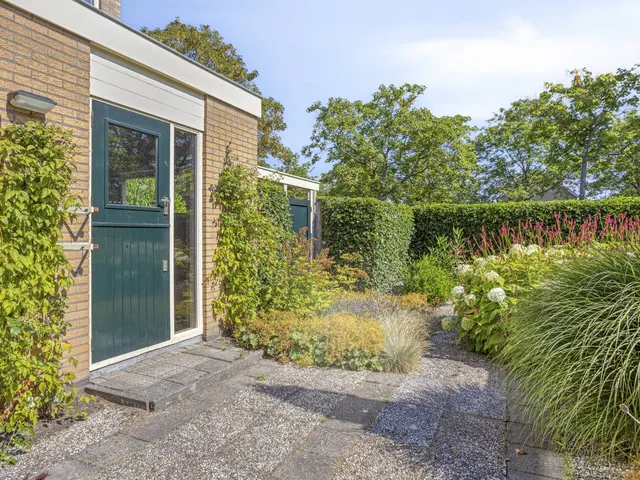 J.J. van Nesstraat 1, CASTRICUM