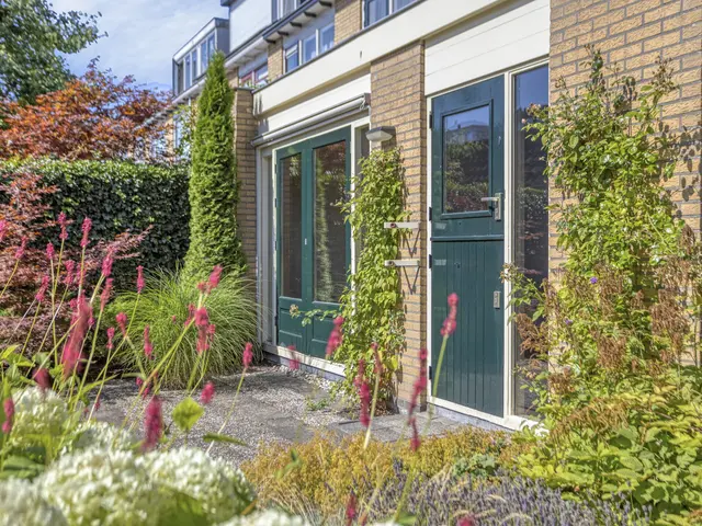 J.J. van Nesstraat 1, CASTRICUM