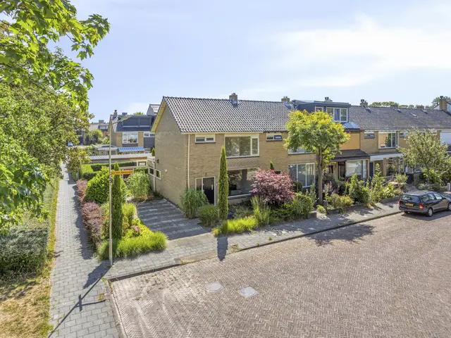 J.J. van Nesstraat 1, CASTRICUM