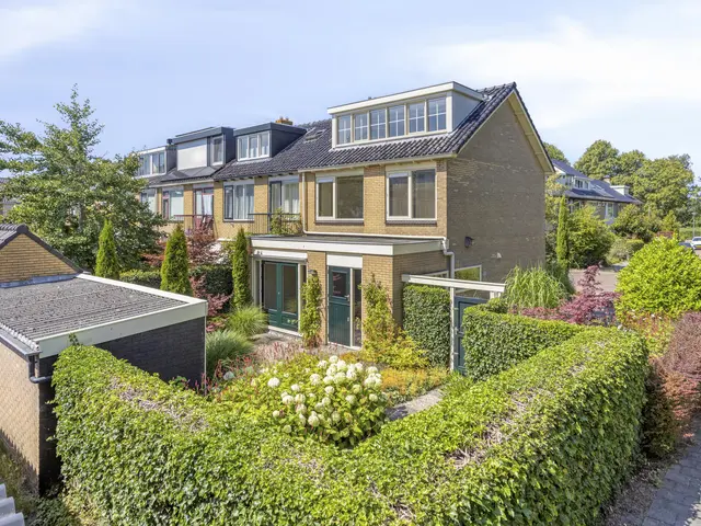 J.J. van Nesstraat 1, CASTRICUM
