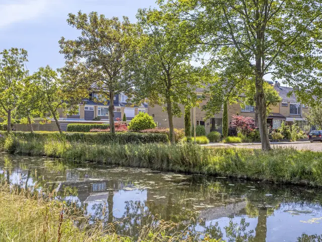 J.J. van Nesstraat 1, CASTRICUM