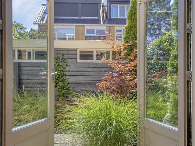 J.J. van Nesstraat 1, CASTRICUM
