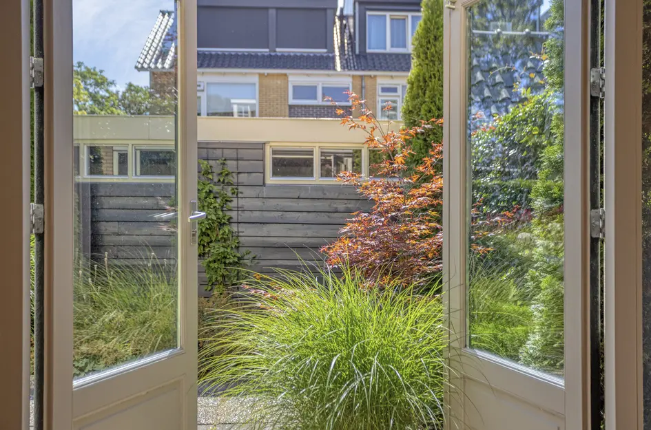 J.J. van Nesstraat 1