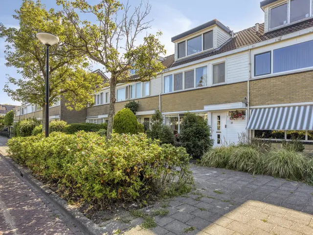 Calsplantsoen 35, BEVERWIJK