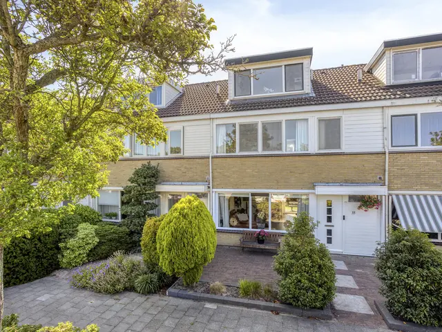 Calsplantsoen 35, BEVERWIJK