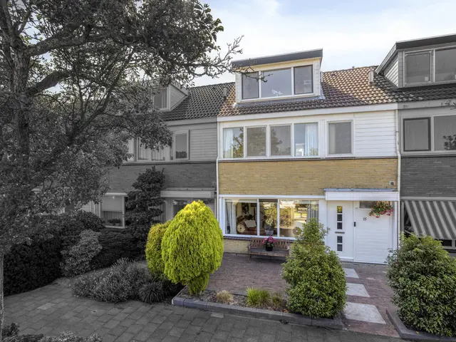 Calsplantsoen 35, BEVERWIJK