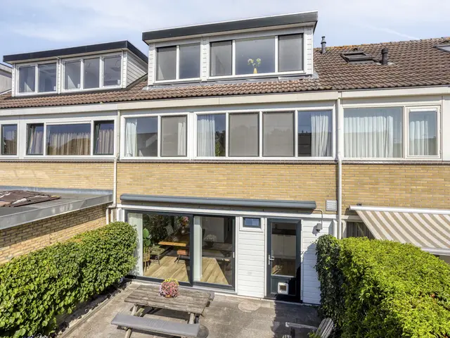 Calsplantsoen 35, BEVERWIJK