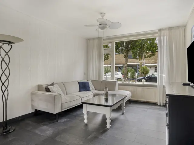 Burg Verstegenstraat 13, Westzaan
