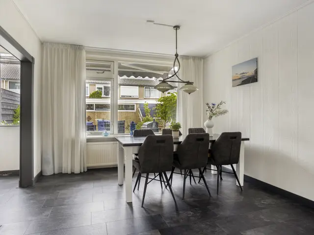 Burg Verstegenstraat 13, Westzaan