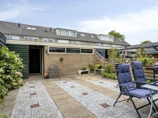 Burg Verstegenstraat 13, Westzaan
