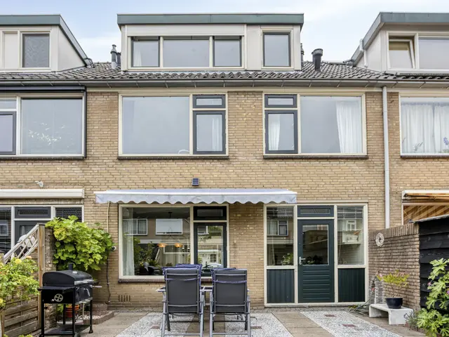 Burg Verstegenstraat 13, Westzaan
