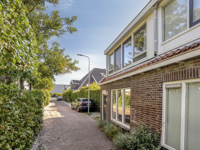 Hoorne 28, UITGEEST